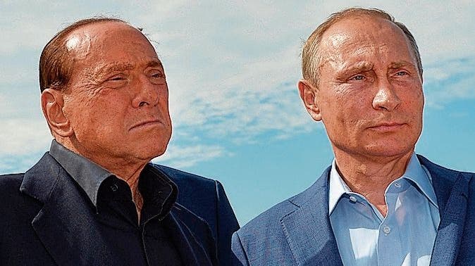 Silvio Berlusconi und Wladimir Putin bei einem gemeinsamen Besuch auf der Krim 2015. (Keystone)