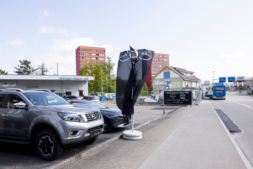 Bisher kannte man die Garage Egger als Haupthänler der Marke Nissan. Nun kommt die Zusammenarbeit mit Mazda und Isuzu hinzu. Rechts im Bild die Bernstrasse.