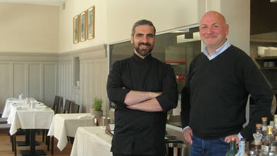 Die Ambiance ist dezent-stilvoll: das Restaurant Hardplatz Chez Thomas mit den Geschäftsführern Jean Ghrabi (links) und Stefan Weise. (Matthias Scharrer)