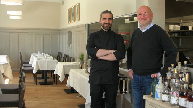 Die Ambiance ist dezent-stilvoll: das Restaurant Hardplatz Chez Thomas mit den Geschäftsführern Jean Ghrabi (links) und Stefan Weise.