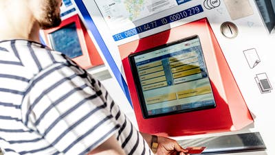 Nichts mehr zahlen am Ticketautomat: Eine Initiative der Juso fordert im Baselbiet Gratis-ÖV für alle. (Kenneth Nars)