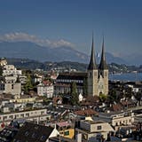 Blick auf die Hofkirche in Luzern. (Bild: Pius Amrein  (Luzern, 5. Oktober 2012))
