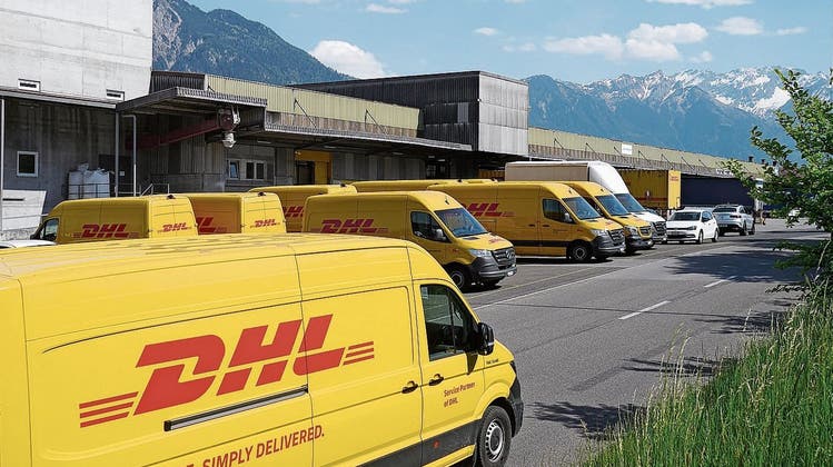 Der Standort in Buchs wird geschlossen. DHL Express möchte die Kelag-Hallen in Sennwald umnutzen. (Bild: Corinne Hanselmann)