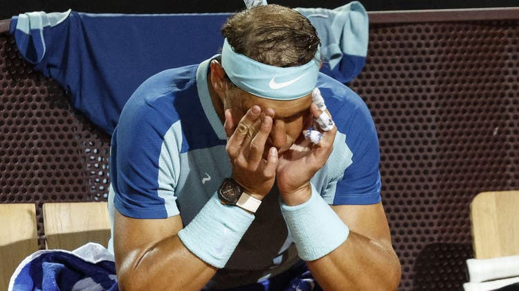 Rafael Nadal hatte im Duell gegen Denis Shapovalov mit altbekannten Problemem zu kämpfen. (Keystone)