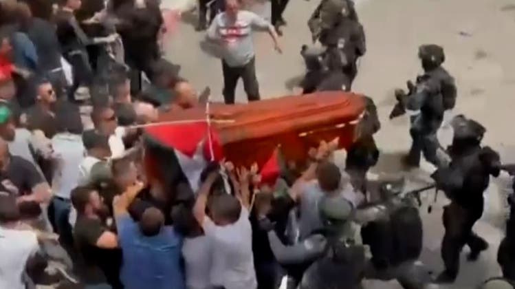 Entsetzen über Gewalt bei Beerdigung von Journalistin in Jerusalem