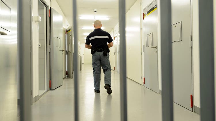 Tod hinter Gittern: Das Gefängnis La Croisée wurde für einen moldawischen Häftling zur Endstation. (Keystone)