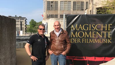 Harry Kunz, Manager der Kiesofenhalle, und Initiator Markus Oberholzer präsentieren «Magische Momente der Filmmusik» – ein Konzertereignis. (frb)