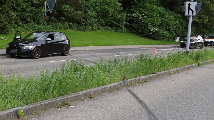 Die Unfallstelle vom Dienstagabend an der Martinsbruggstrasse im Osten von St.Gallen. (Bild: Stadtpolizei SG (17.5.2022))