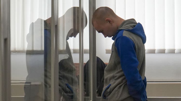 Wadim Schischimarin vor Gericht: Der russische Soldat soll einen unbewaffneten Velofahrer erschossen haben. (Roman Hrytsyna / AP)