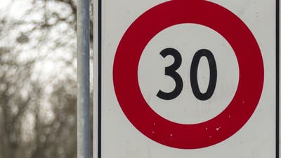 Bereits seit November 2021 ist Tempo 30 im Bleichenberg signalisiert. Mit einbezogen ist auch die Aesplistrasse. (Rahel Meier)