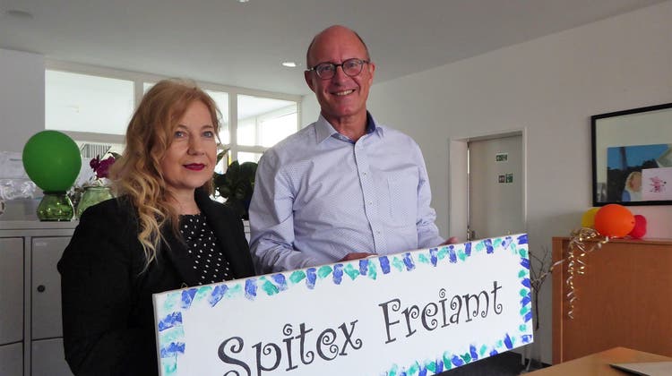 Geschäftsleiterin Christine Kaspar und Vereinspräsident Pascal Gregor in den Räumlichkeiten der Spitex Freiamt. (Nathalie Wolgensinger)