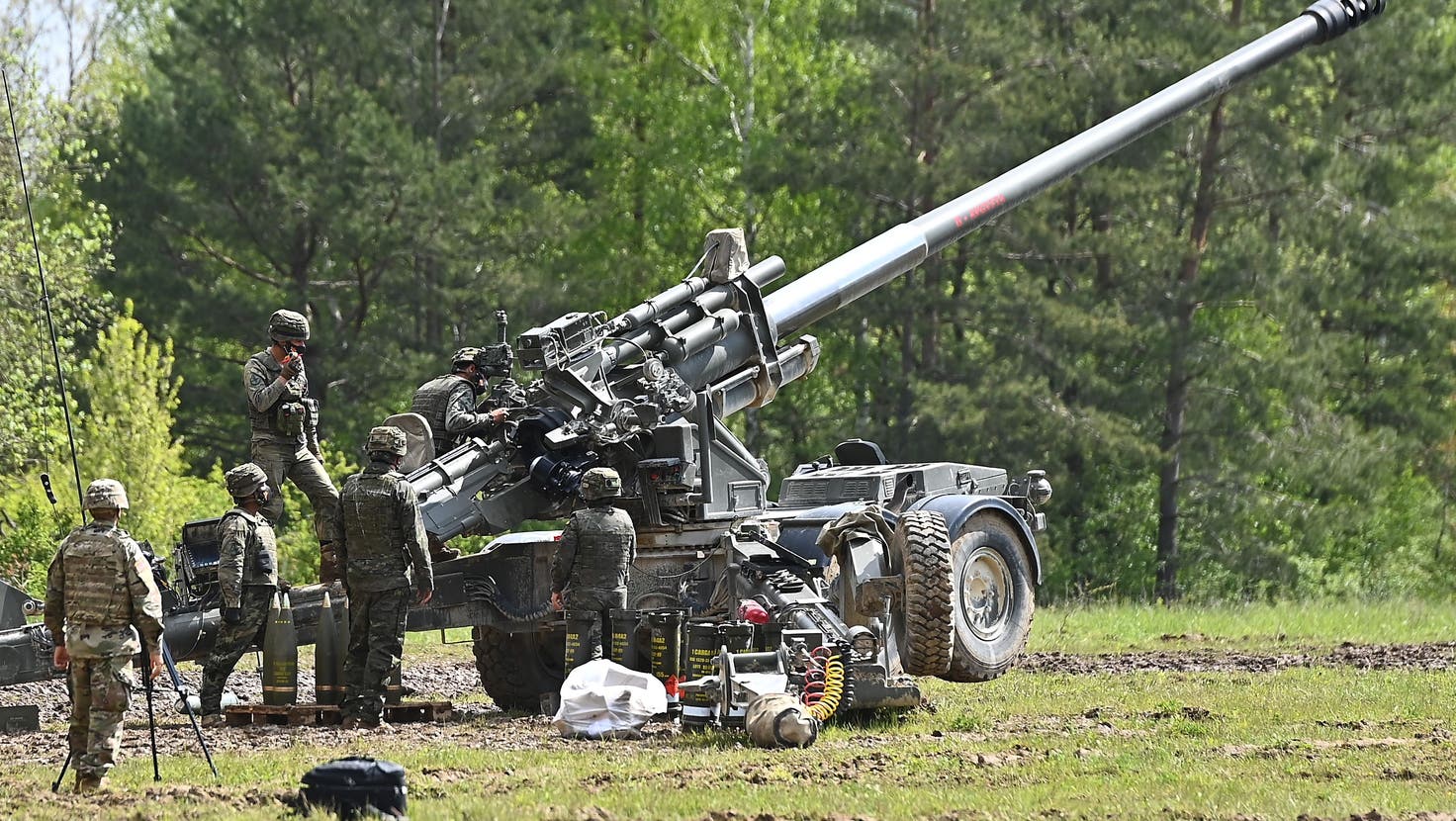Die amerikanischen Haubitzen M777 Caesar wenden die ukrainischen Truppen mit grossem Erfolg an. (Getty)