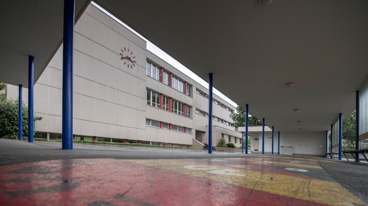 Das Schulhaus Höfli. (Bild: Pius Amrein (Ebikon, 6. Juli 2018))