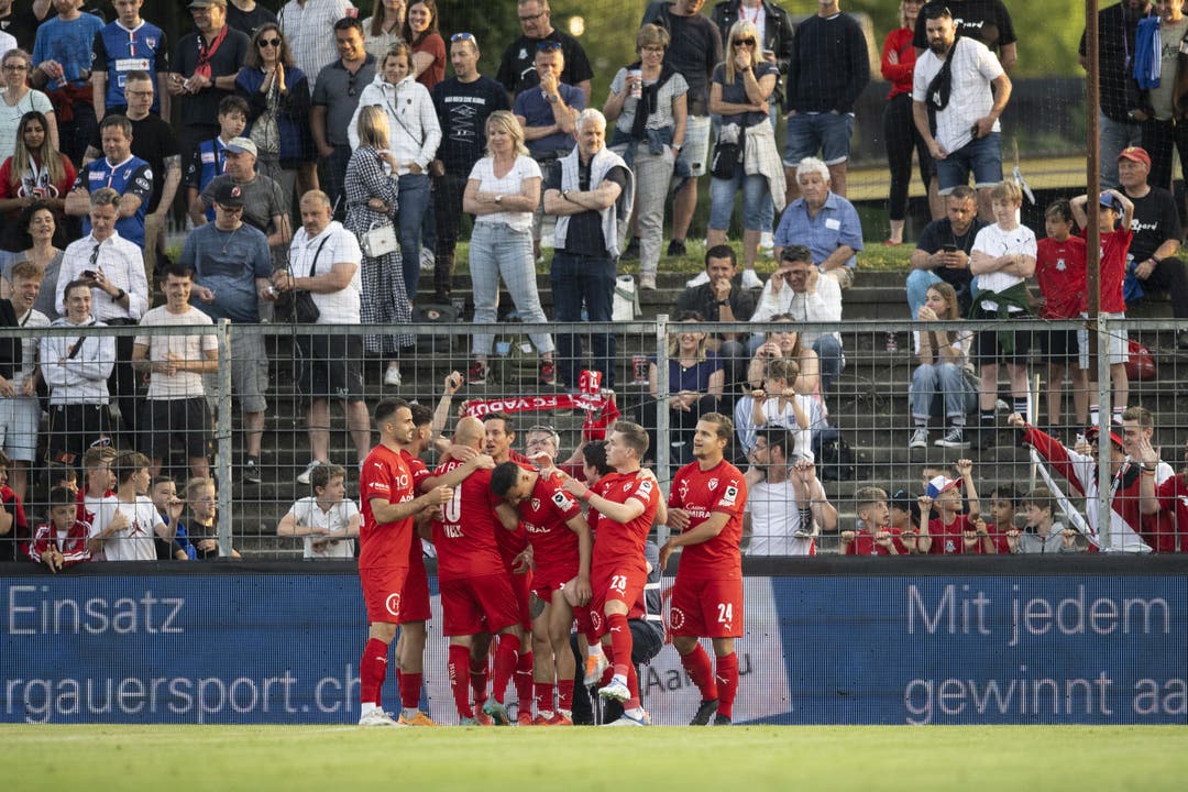 Die Spieler des FC Vaduz feiern ihr Tor im Brügglifeld.