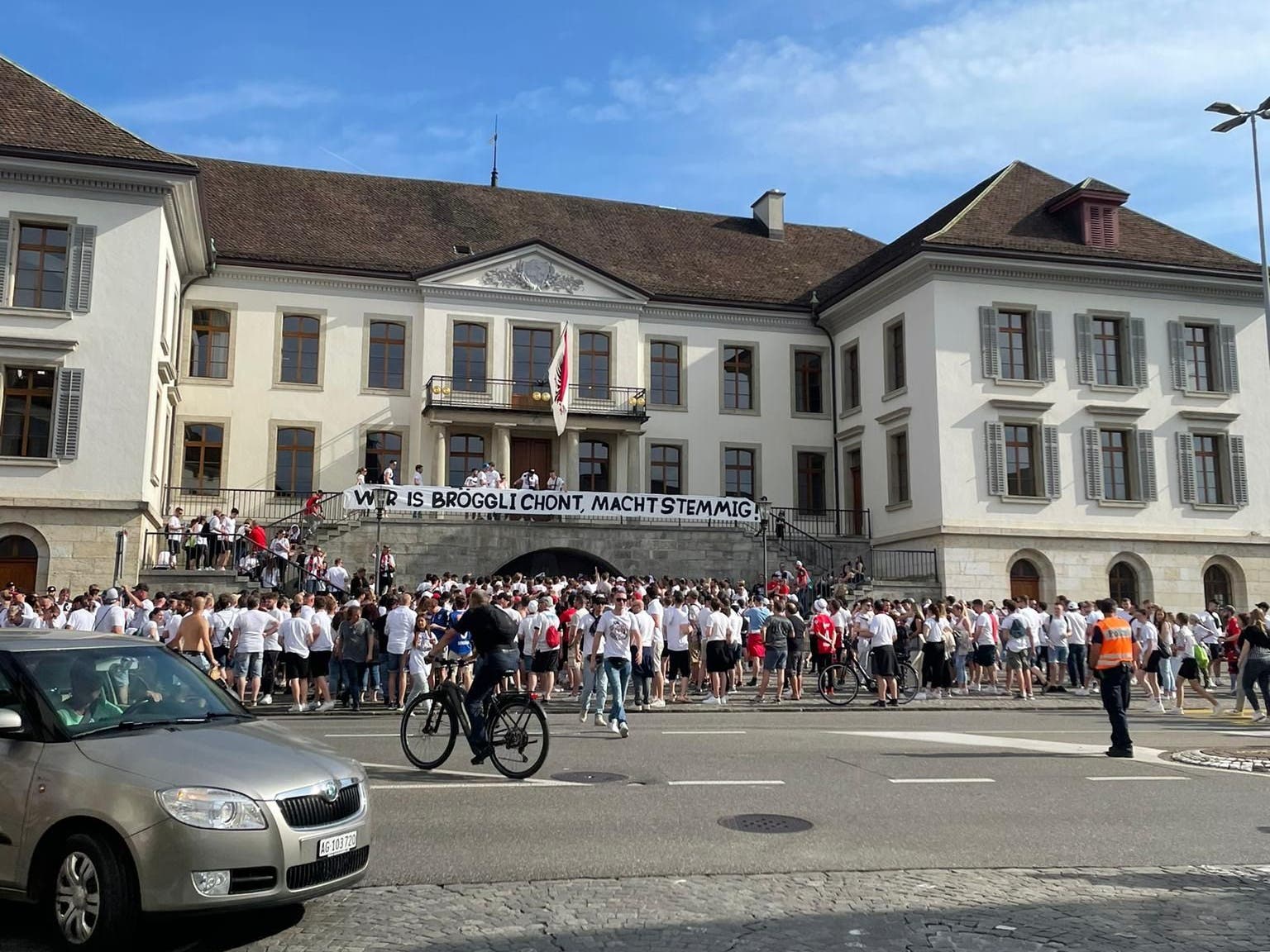 Die FCA-Fans auf dem Aargauerplatz vor dem Entscheidungsspiel gegen Vaduz.
