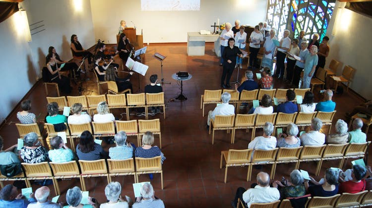 Der reformierte Kirchenchor Bergdietikon trat ein letztes Mal auf. Er wird im Dorfleben eine Lücke hinterlassen. (Christian Murer)