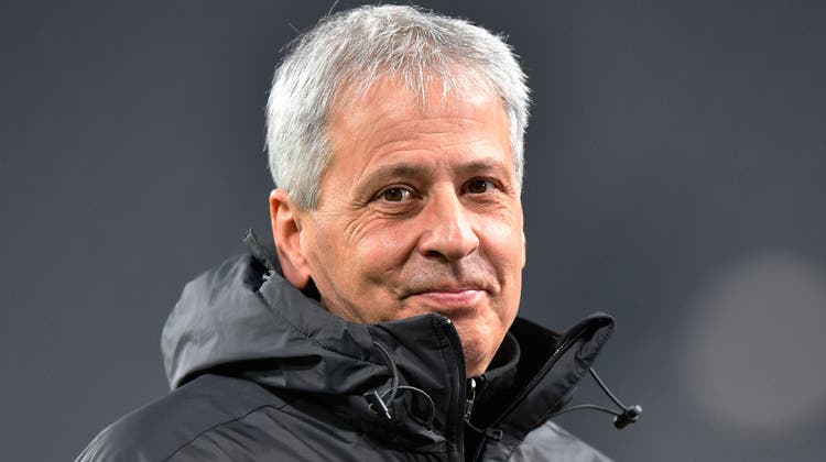 Für die Klubführung ist klar, dass Lucien Favre mit Borussia Mönchengladbach wieder um die vorderen Plätze spielen soll. (Bild: Martin Meissner / AP)