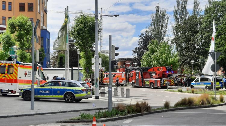 Die Feuerwehr ist im Einsatz: Das Rheincenter sei teilevakuiert, wie ein Leser berichtet. (zVg)