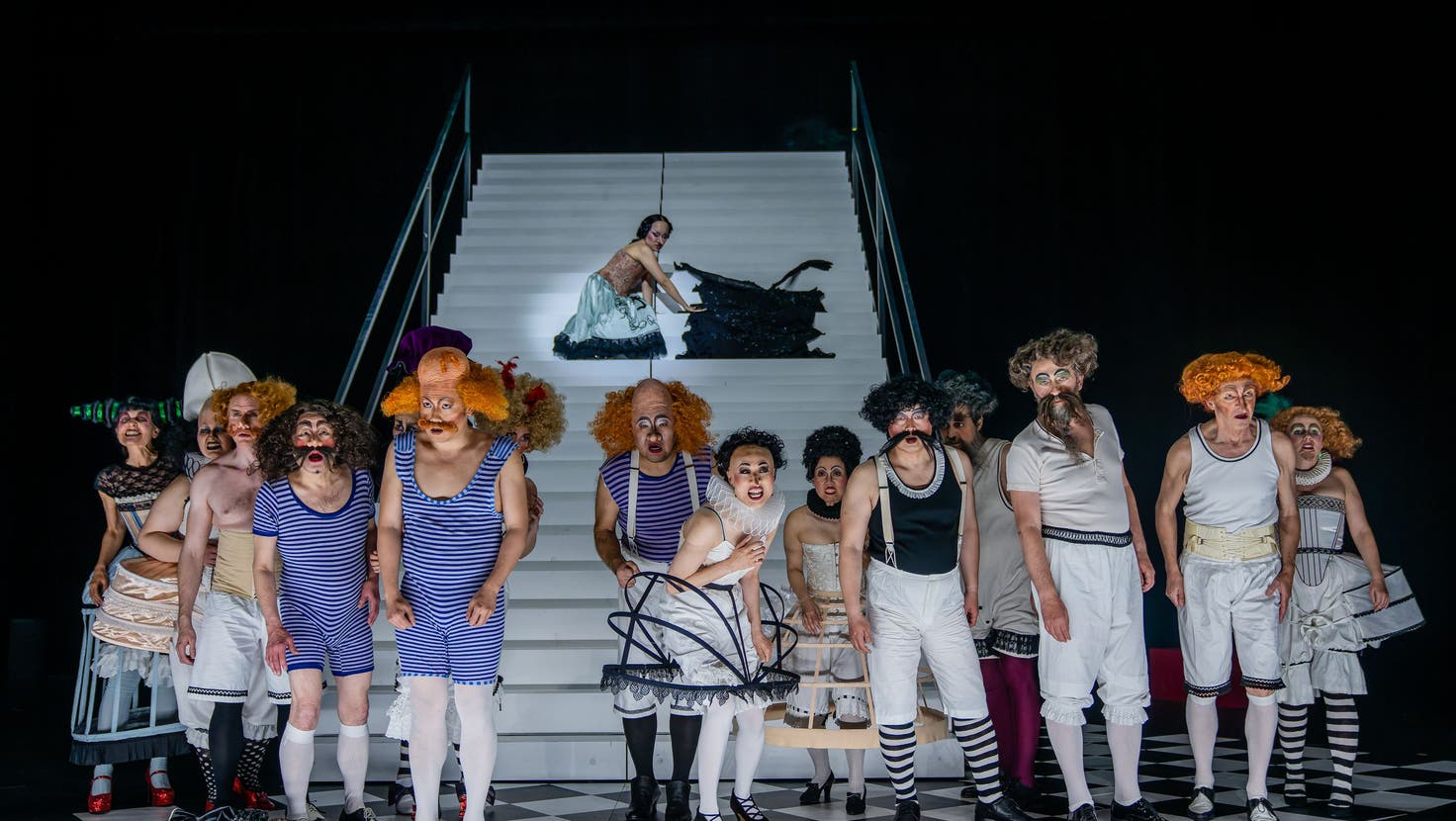 Szene aus der aktuellen Opernproduktion «Perelà» am Luzerner Theater. (Ingo Hoehn)
