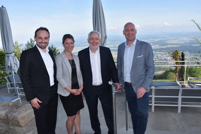 Neuer HEV-Geschäftsführer Thomas Fürst, neues Vorstandsmitglied Sibylle Jeker, Ex-Präsident Mark Winkler und sein Nachfolger Markus Spielmann (von links).