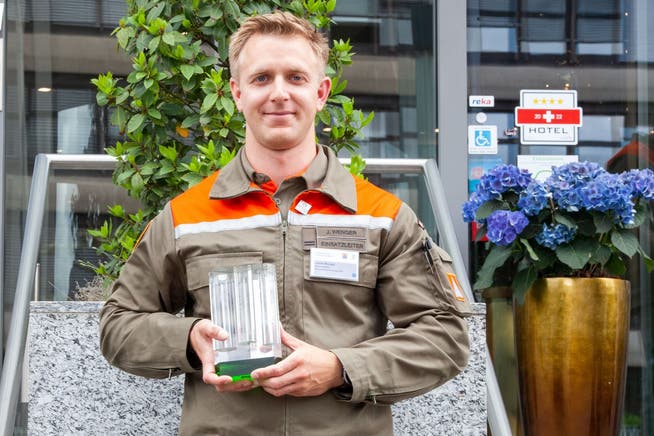 Janosch Wenger, stellvertretender Kompaniekommandant der ZSO Jungfrau, wurde am 24. Mai in Olten zum «Zivilschützer des Jahres 2022» gekürt.