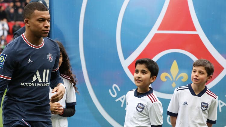 Der französische Fussballer Kylian Mbappé (links) ist das Idol vieler Kinder. (Xavier Laine/Getty)