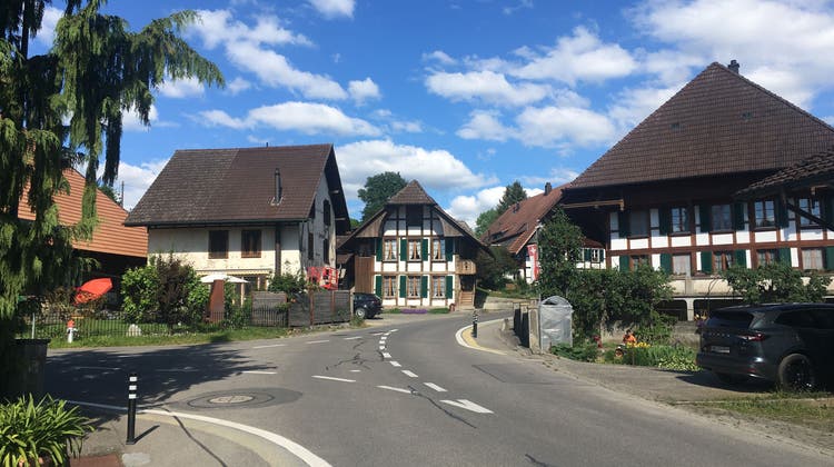 Im Quartier Möösli im östlichen Dorfteil von Oberwil beginnen 2023 umfassende Erneuerungen von Strasse und Werkleitungen. (Andreas Toggweiler)