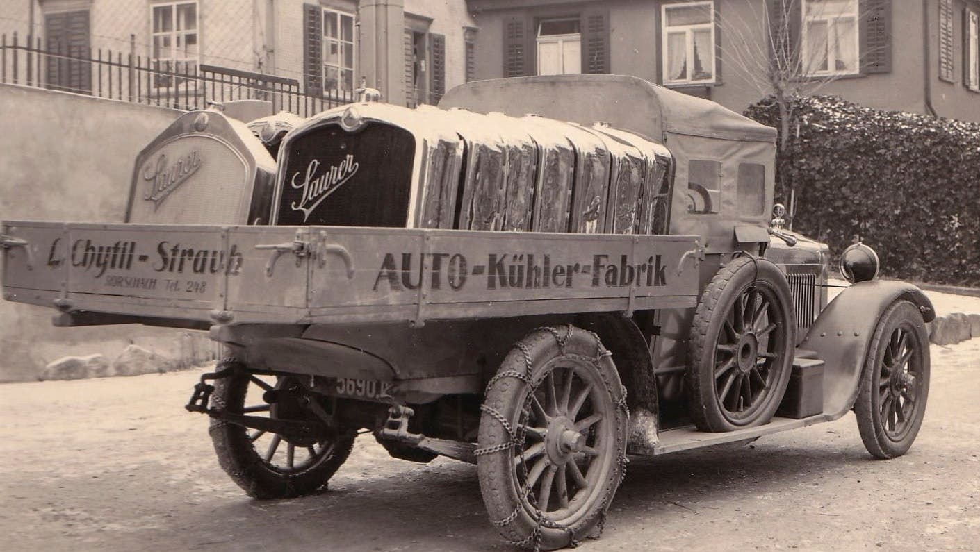 1928 Auslieferung von revidierten und neuen Kühlern an Saurer Arbon an einem Wintertag (siehe Schneeketten). (Bild: Privatarchiv Daniel Tobler)