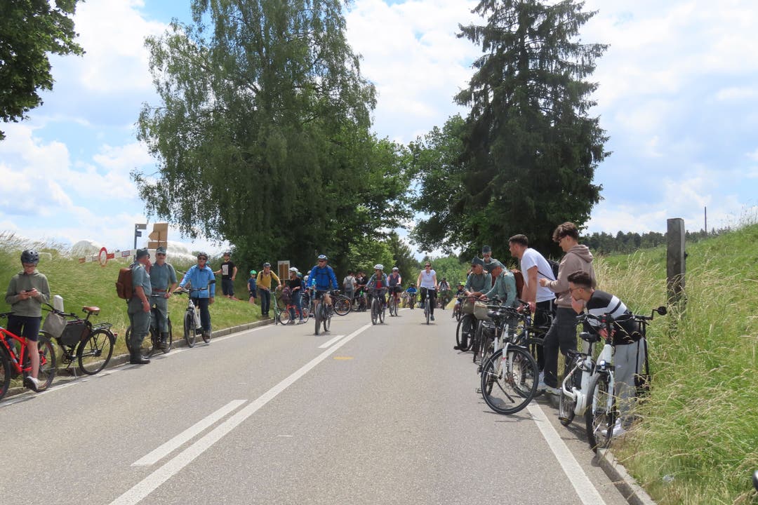 Auch die Militärradfahrer haben den Aufstieg nach Schnottwil geschafft.