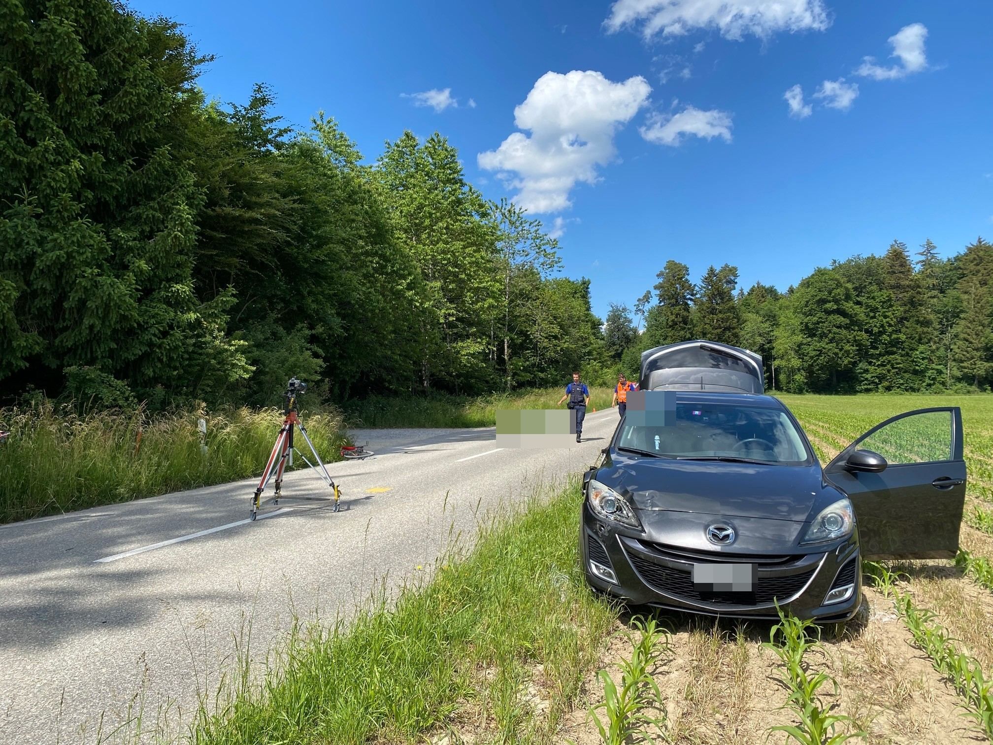 Gächliwil: Velofahrerin Nach Kollision Mit Auto Verstorben