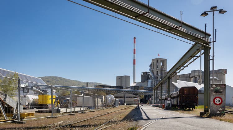 Die Jura-Cement-Fabriken in Wildegg bauen für 400'000 Franken neue Lagerhallen. (Chris Iseli(April 2020))