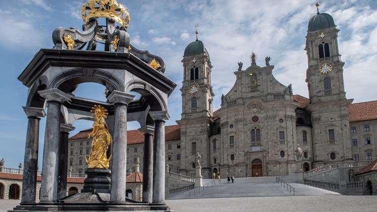 Ein symbolträchtiger Ort für die Zusammenkunft: das Kloster Einsiedeln. (Bild: Boris Bürgisser (20. September 2020))