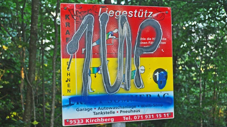 «1UP» steht auf einigen Tafeln. So bezeichnet sich eine Sprayergruppe aus Berlin. (Bild: PD)