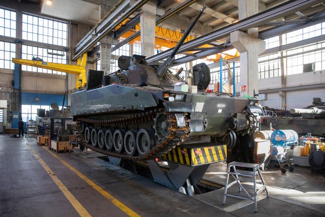 Panzer aus Schweizer Produktion könnten vielleicht künftig doch von anderen Ländern an Kriegsparteien weitergegeben werden. (Symbolbild)