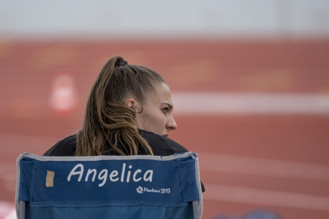 Weil sie national keine Gegnerinnen hat, verbringt Angelica Moser die ersten 90 Minuten des Wettkampfs in Basel mit Warten.