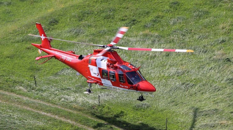 Die Helikopter der Rega waren auch über das Pfingstwochenende regelmässig im Einsatz. (Rega)