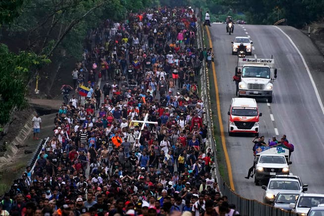 Putin Is Happy About Biden'S Disaster America Summit Around 10,000 Migrants Are Currently Making Their Way To The Southern Border Of The United States Of America.