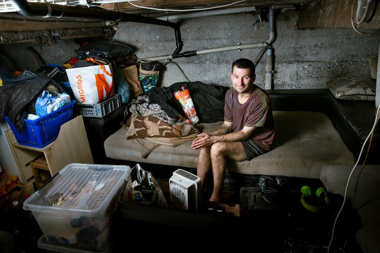 Sein momentanes Zuhause: Dario in einem Arboner Keller.