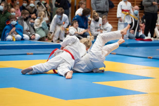 Endlich ein grosses Judo-Turnier: Bis jetzt standen die Kämpfenden der Kategorie U11 (unter 11 Jahre) nur bei kleinen Wettkämpfen auf der Matte. Wie hier beim Chlausturnier 2021 des Judo- und Aikido-Club Wohlen.