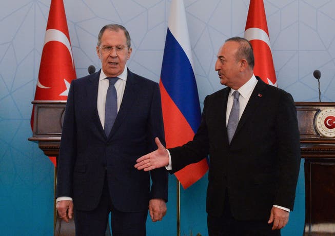 Der russische Aussenminister Sergej Lawrow ging nicht auf die Bitte seines türkischen Gastgebers Mevlüt Cavusoglu ein.