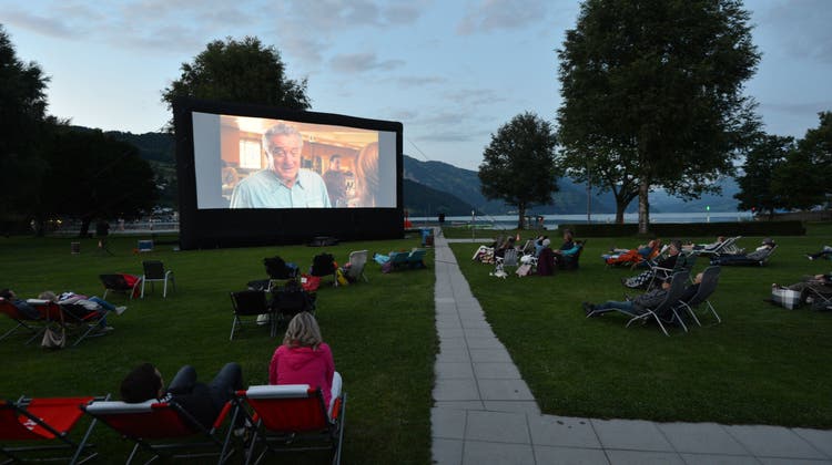 Das Nidwaldner Open-Air-Kino am Vierwaldstättersee. (Bild: Urs Hanhart (Ennetbürgen, 9. Juli 2021))
