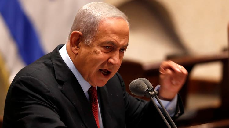 Meldet sich mit einem Polit-Manöver zurück: Israels Langzeit-Regierungschef Benjamin Netanjahu hält noch immer viele Fäden in der Hand. (Keystone)
