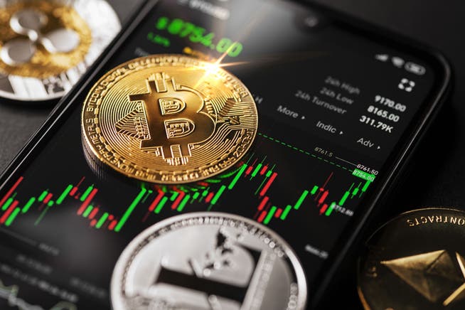 Beim Bitcoin summieren sich die Verluste seit Freitagnachmittag auf rund 13 Prozent.