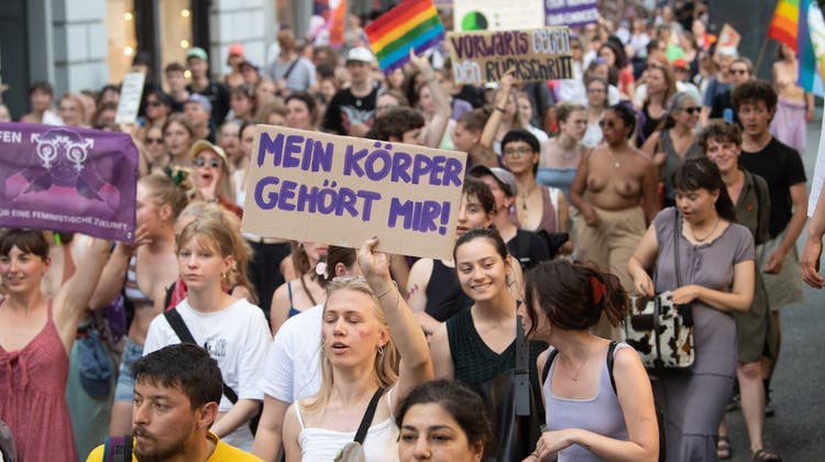 Impressionen vom Frauenstreik 2022 in Luzern. (Bild: Boris Bürgisser (Luzern, 14. 6. 2022))