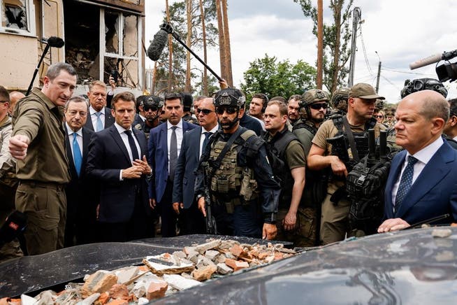 See the destruction with your own eyes: The EU trio in the Kyiv suburb of Irpin.