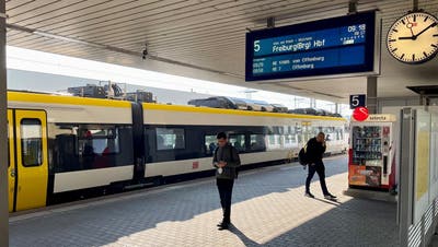 Zehn Halte bis Müllheim - Regionalbahn (RB) besser meiden. (Peter Schenk)