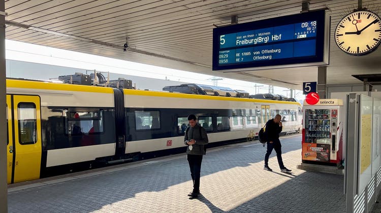 Zehn Halte bis Müllheim - Regionalbahn (RB) besser meiden. (Peter Schenk)