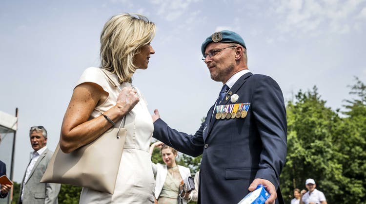 Die niederländische Verteidigungsministerin Kajsa Ollongren hielt am Donnerstag eine Rede vor den Veteranen. (Remko De Waal / EPA / keystone-sda.ch)