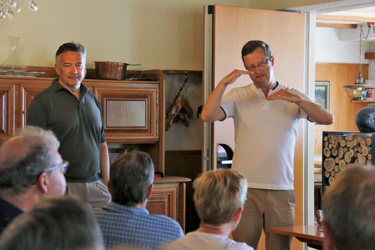 Hans Wicki (links) und Peter Keller erläuterten den Anwesenden, welche Themen sie in der vergangenen Sommersession beschäftigten. 