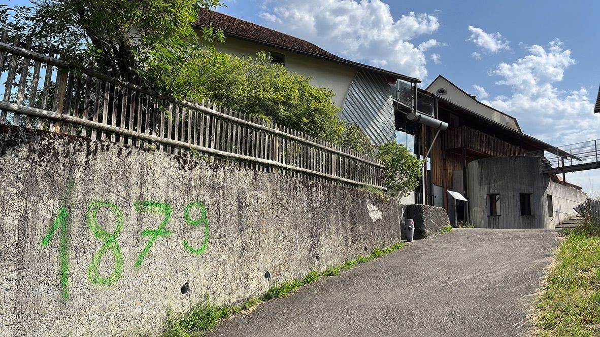 Auf einer Mauer am Kastellweg prangt das Gründungsjahr des FC St.Gallens.